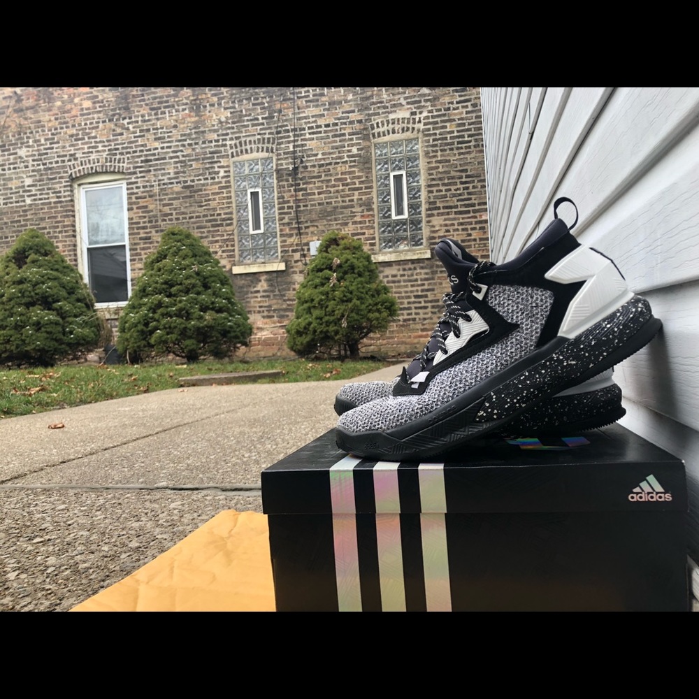 Adidas D Lillard 2